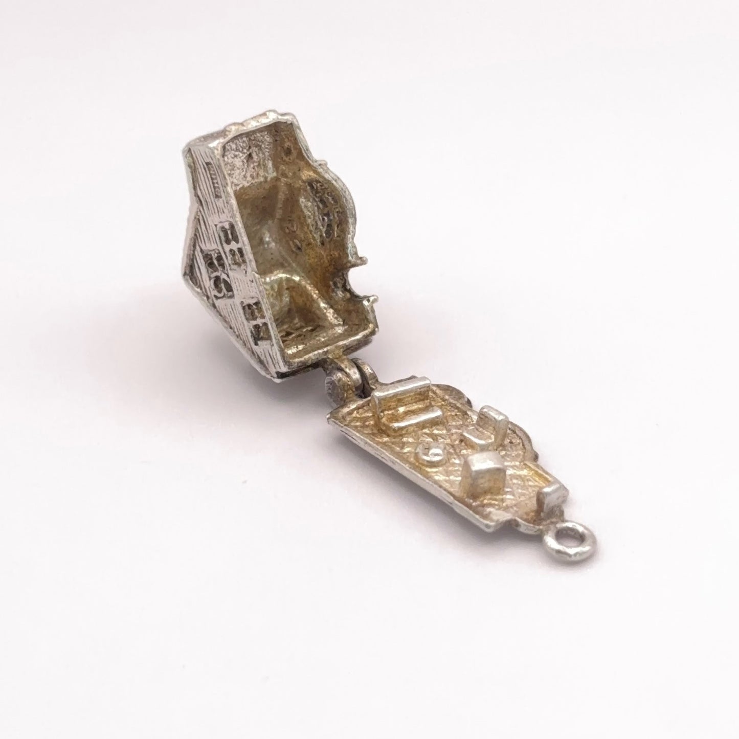 Articulated Cottage (CHIM)