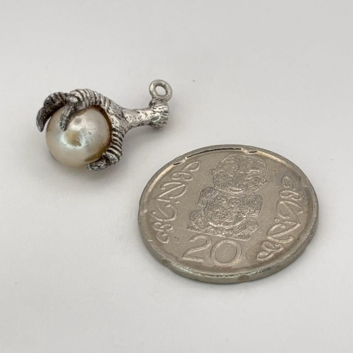 Claw with Pearl