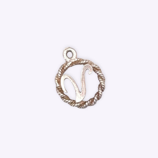 Fancy V Initial