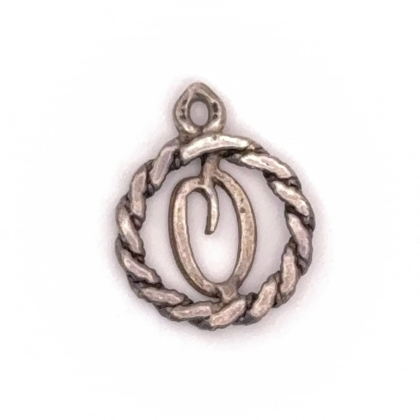Medium 'O' charm