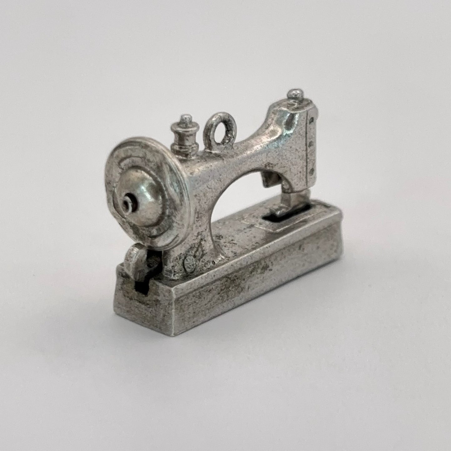 Articulated Sewing Machine