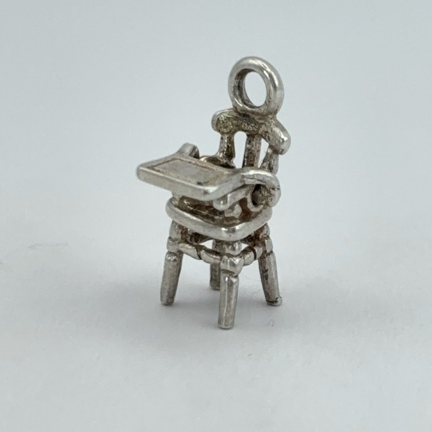 Articulated Highchair