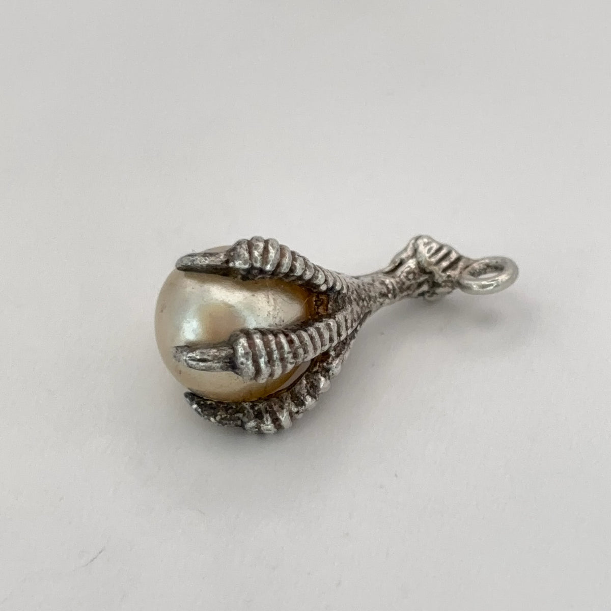 Claw with Pearl
