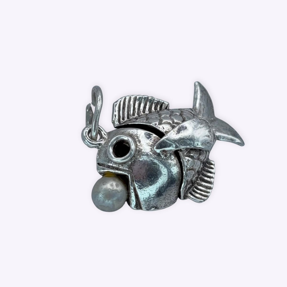 Fish with Faux Pearl