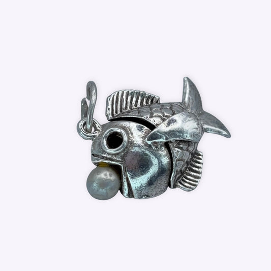 Fish with Faux Pearl