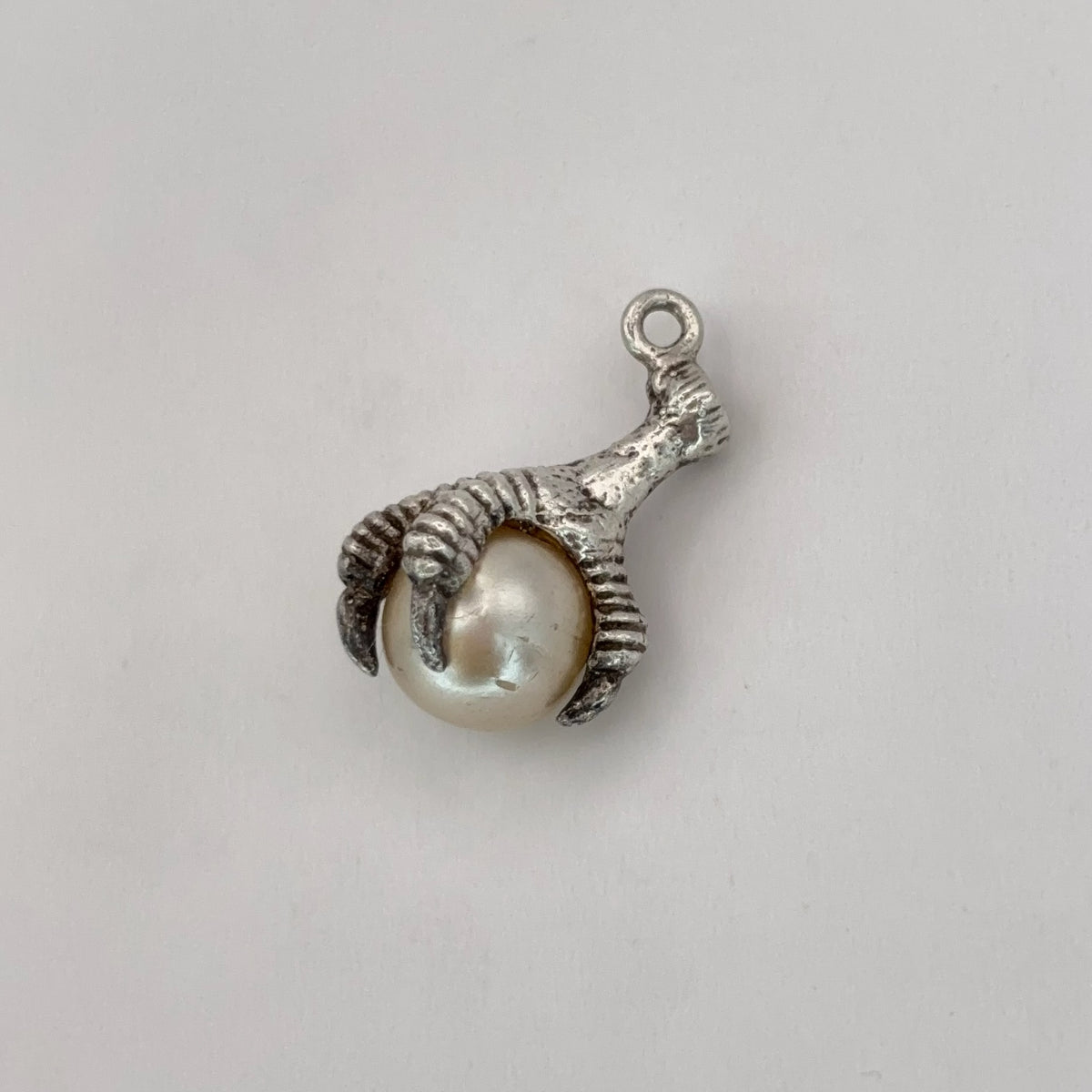 Claw with Pearl