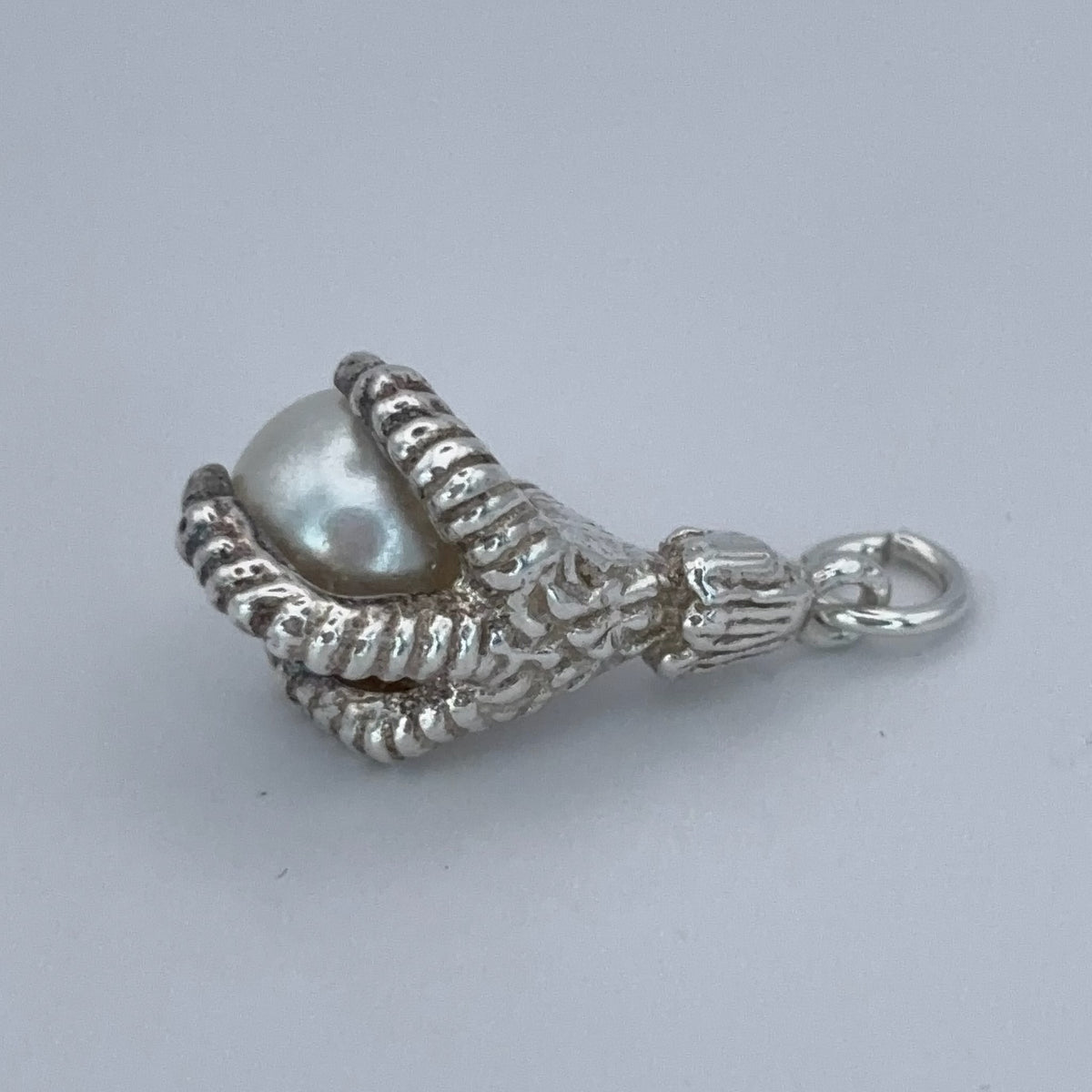 Claw Pearl