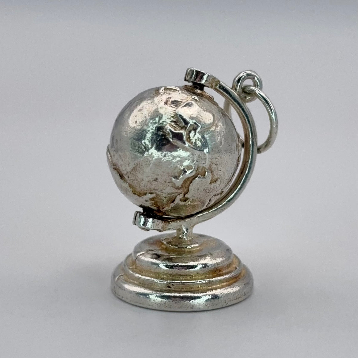Classic Spinning Globe