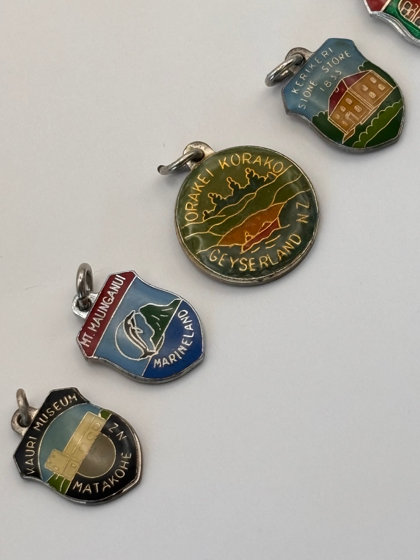 New Zealand 70s Tourism Shields