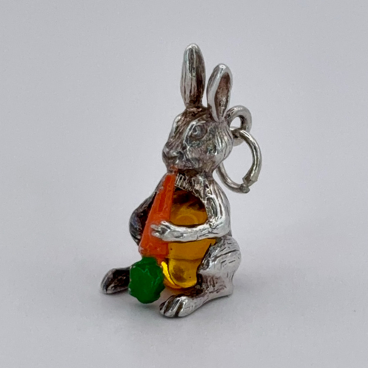 Bunny with Carrot
