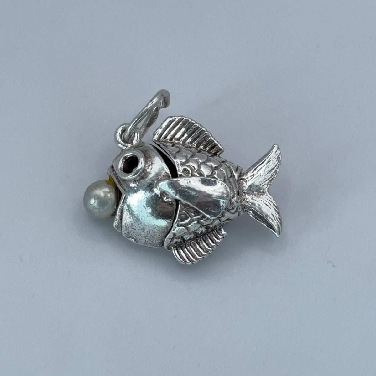 Fish with Faux Pearl