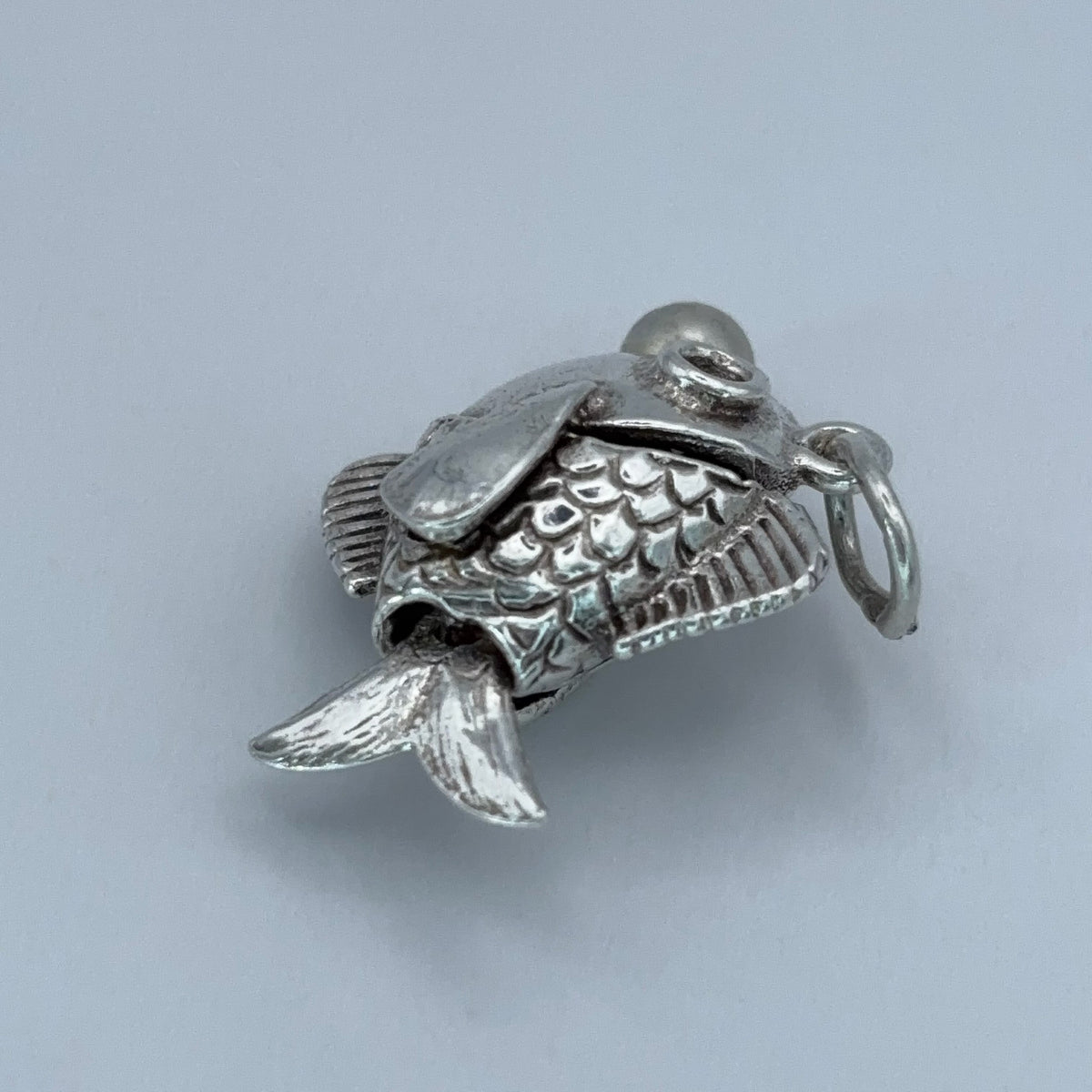 Fish with Faux Pearl