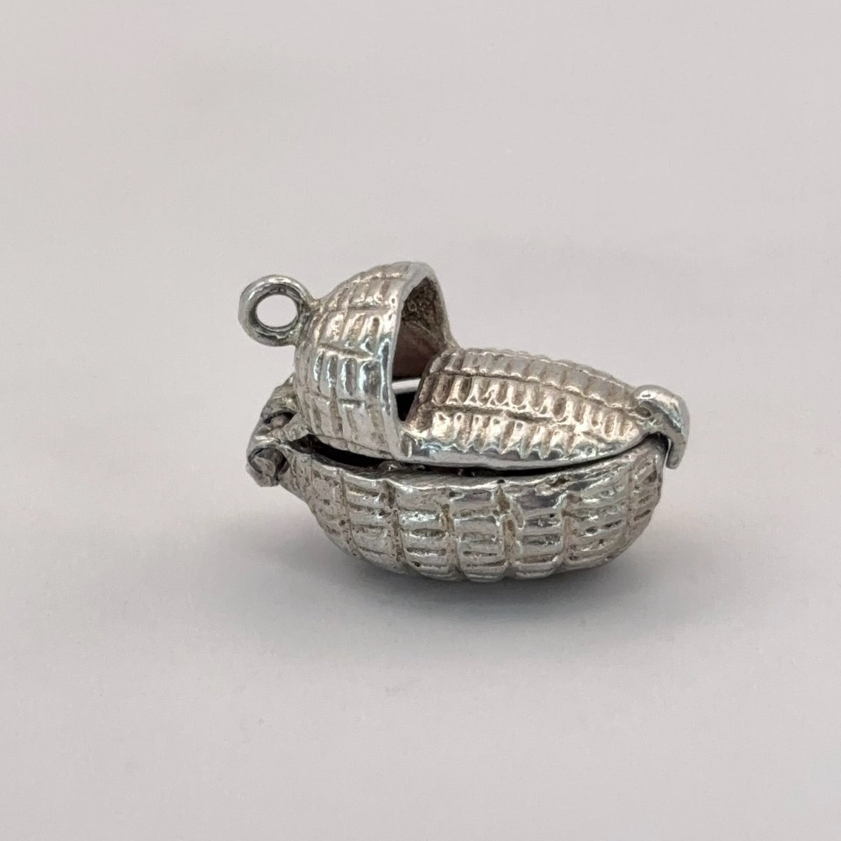Baby in Basket (NUVO)